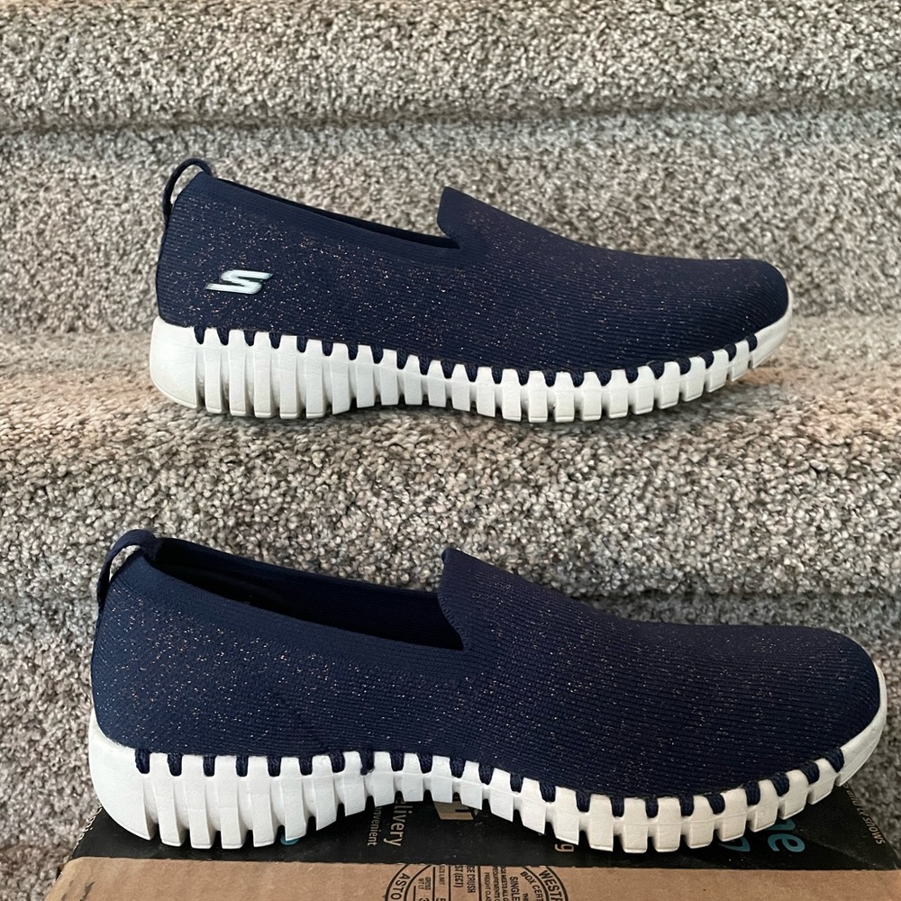 Skechers Air Cooled Goga Mat Sz 7 Stretch Fit